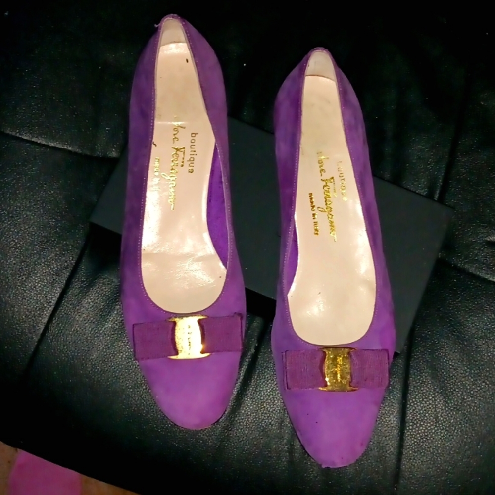 SALVATORE FERREGAMO Ladies Purple Suede Heels Sz US 91/2